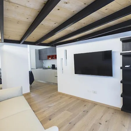 Loft La Sedia Rossa - Centro Storico-3